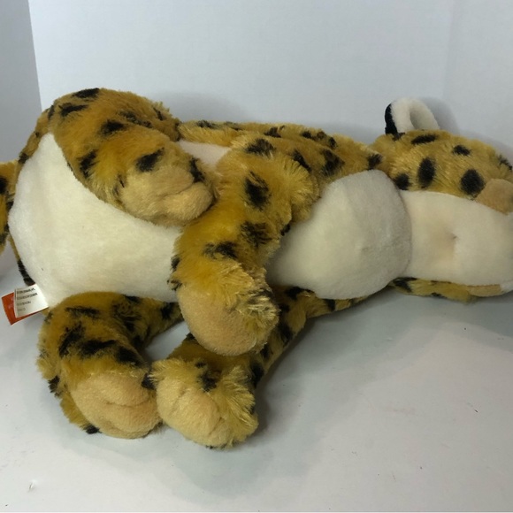 Wild Republic Cheetah Cub Realistic Plush Stuffed Animal 10 1/2 inches - Picture 5 of 6